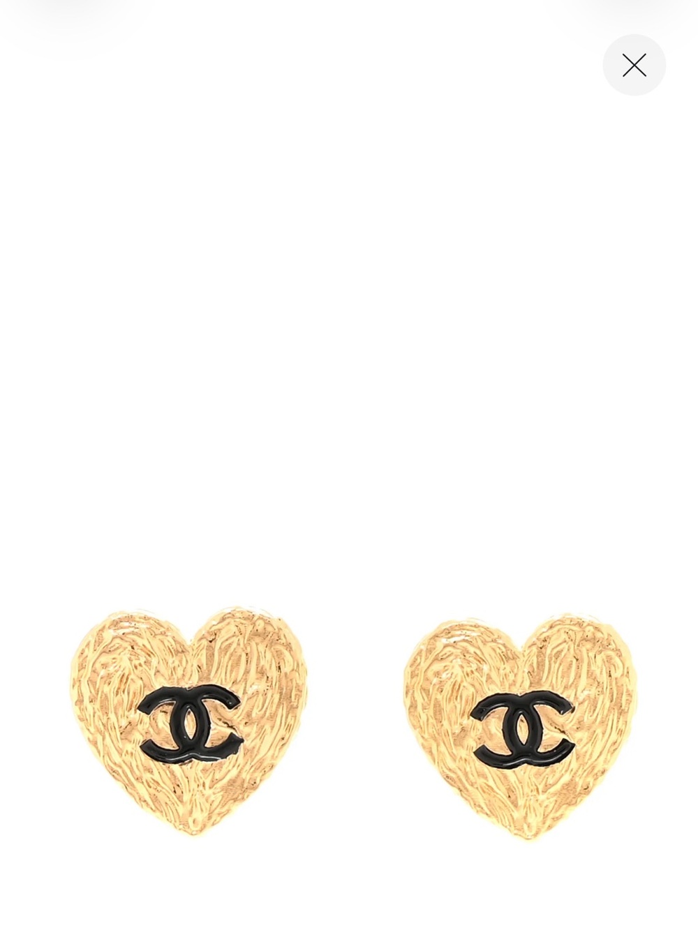 CHANEL
Metal Enamel CC Heart Earrings Gold
Black